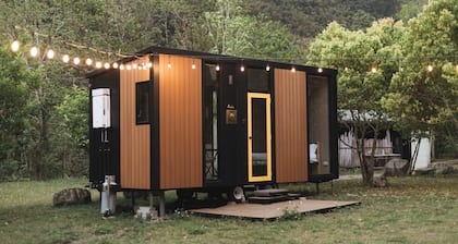 Lanyin Hut 2 (瀾音小屋 2)