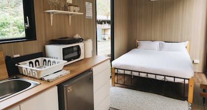 Lanyin Hut 2 (瀾音小屋 2)