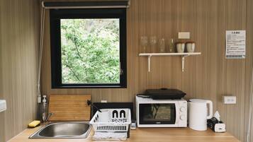 Fridge, microwave, stovetop, electric kettle
