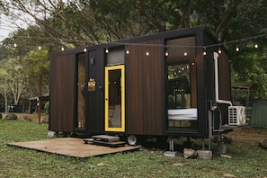 Exterior - Lanyin Hut 3 (瀾音小屋 3) (Jianshih Township)