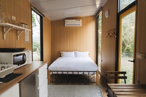 Room - Lanyin Hut 4 (瀾音小屋 4) (Jianshih Township)