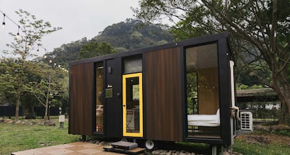 Lanyin Hut 4 (瀾音小屋 4)