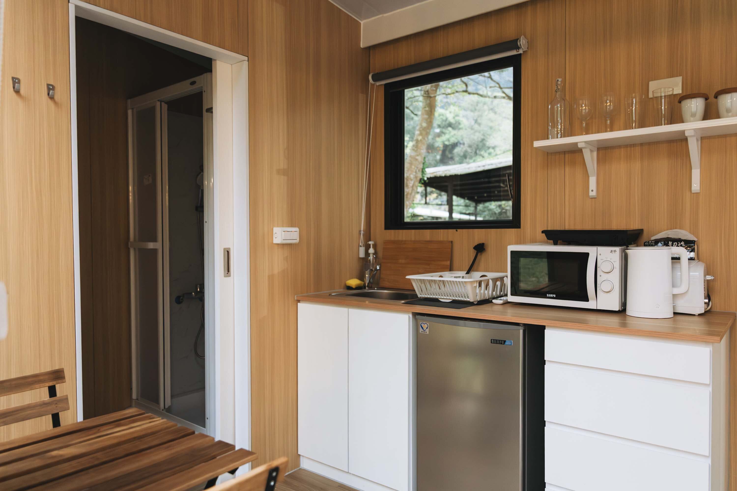 Fridge, microwave, stovetop, electric kettle