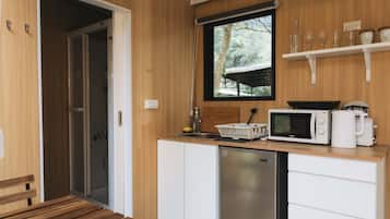 Fridge, microwave, stovetop, electric kettle