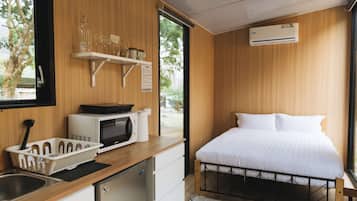 Fridge, microwave, stovetop, electric kettle