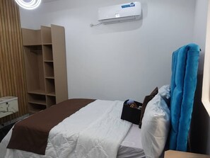 Room - promise arena apartments (Benin City)