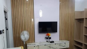 Room - promise arena apartments (Benin City)