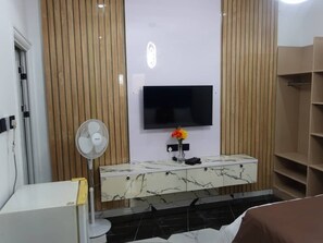 Room - promise arena apartments (Benin City)