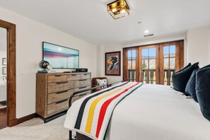 3 Schlafzimmer, Schreibtisch, BĂŒgeleisen/BĂŒgelbrett, WLAN