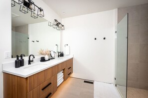 Hair dryer, towels