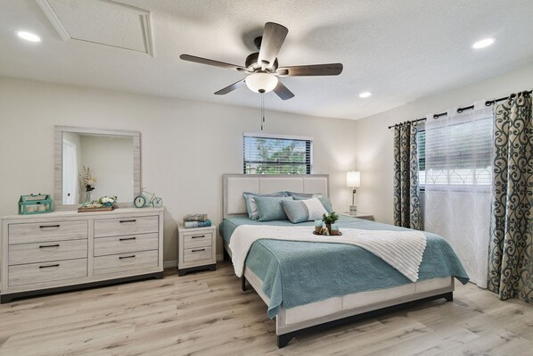 4 bedrooms, free WiFi, bed sheets