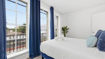 2 slaapkamers, een bureau, een strijkplank/strijkijzer, wifi