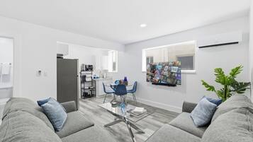 Fernseher, Stereoanlage