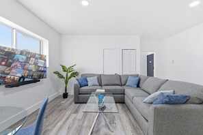 Fernseher, Stereoanlage