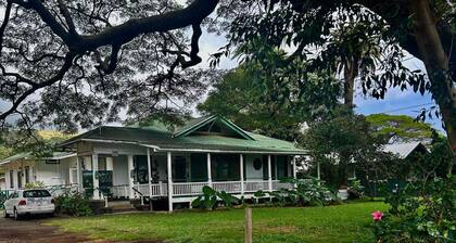 Hale Naalehu LLC Bed & Breakfast