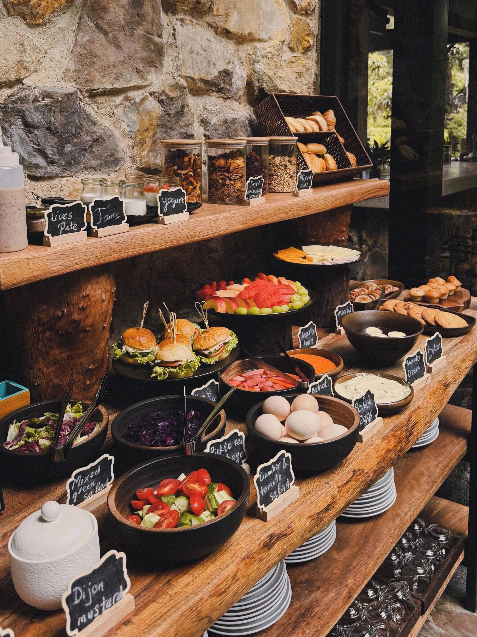 Free daily buffet breakfast