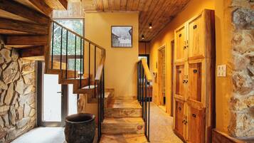 Sauna, hot tub, steam room, body treatments, aromatherapy