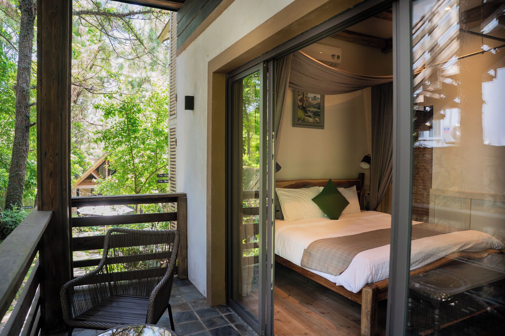 Deluxe Double Room, 1 King Bed, Terrace, Garden View | In-room safe, blackout drapes