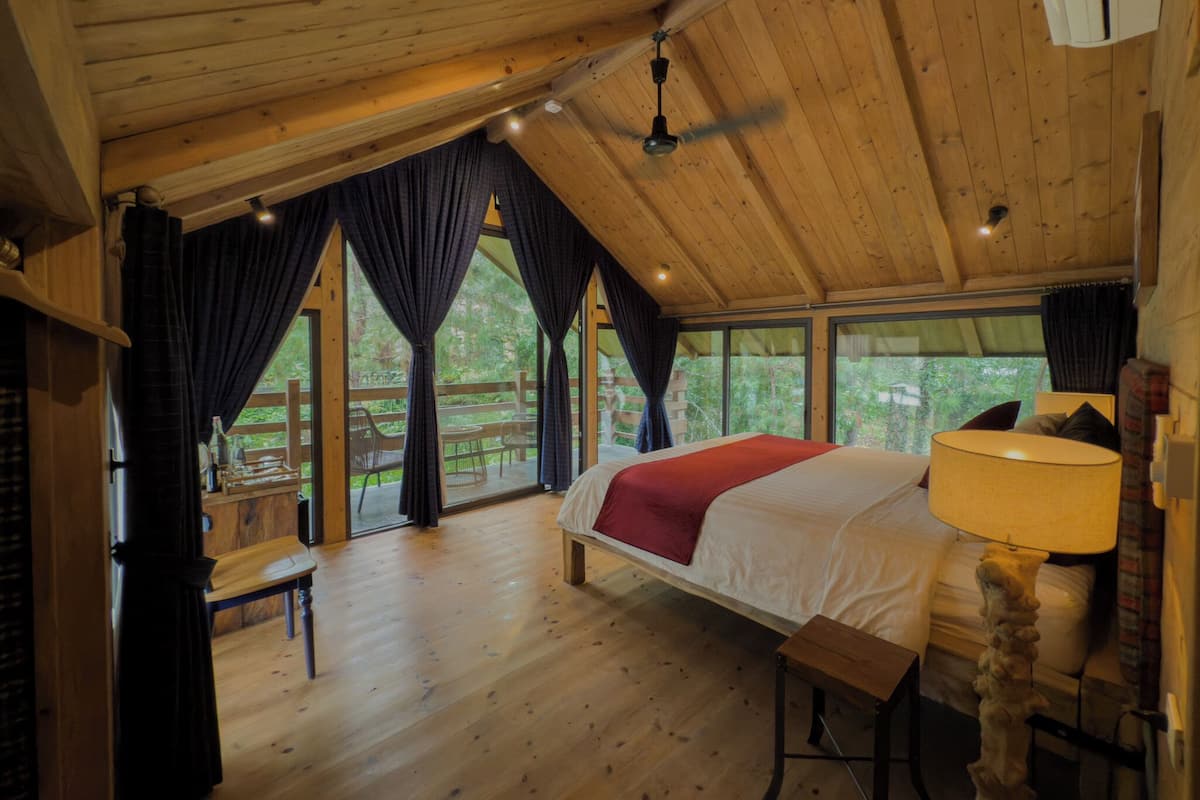 Deluxe Double Room, 1 King Bed, Balcony, Hill View | In-room safe, blackout drapes