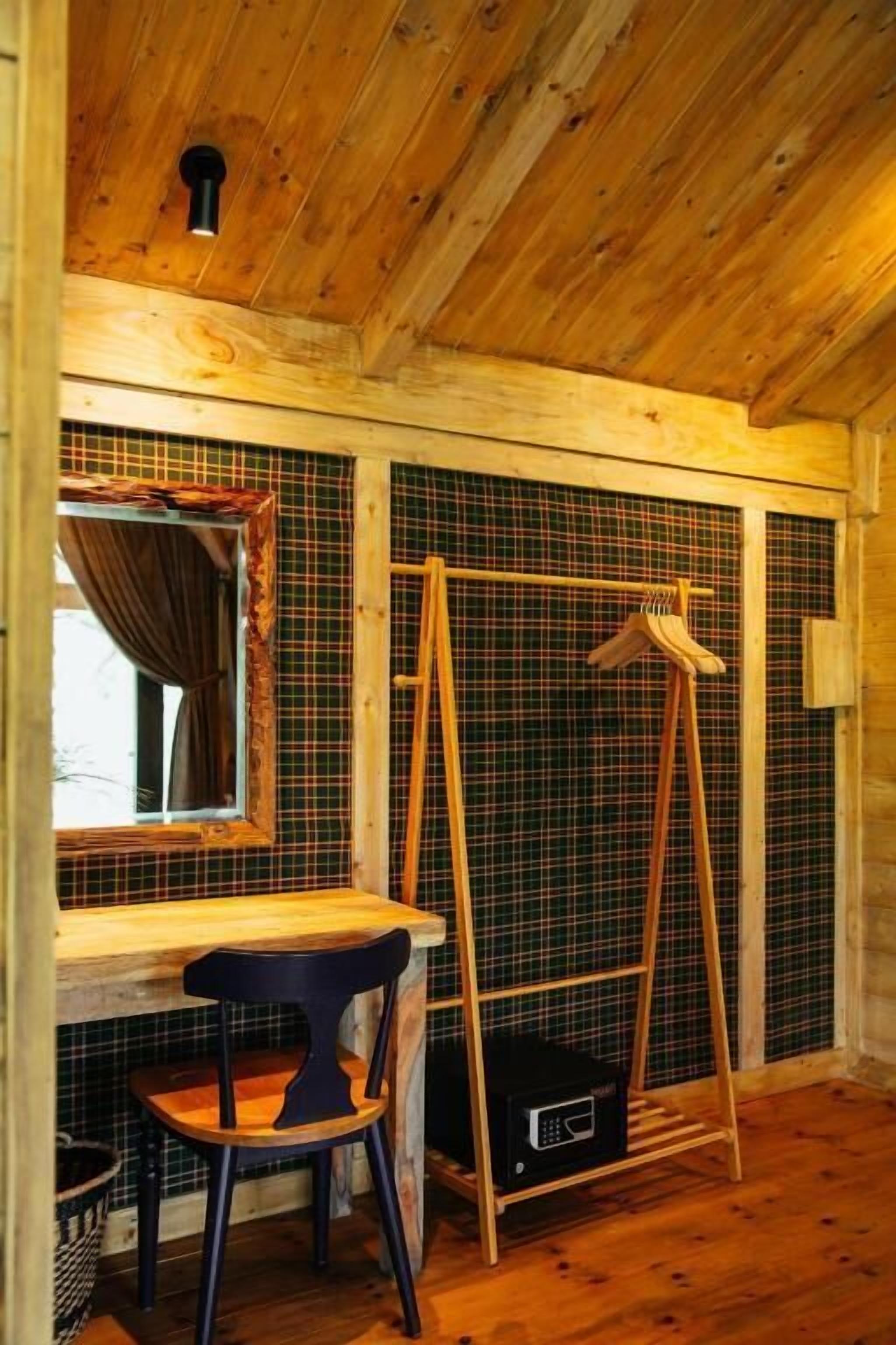 Deluxe Double Room, 1 King Bed, Private Pool, Pool View | In-room safe, blackout curtains