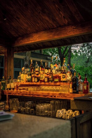 Cocktail bar, garden views, open daily
