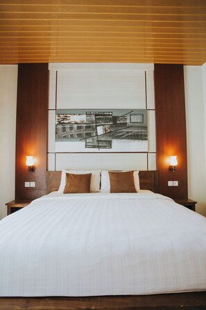 In-room safe, desk, soundproofing, iron/ironing board