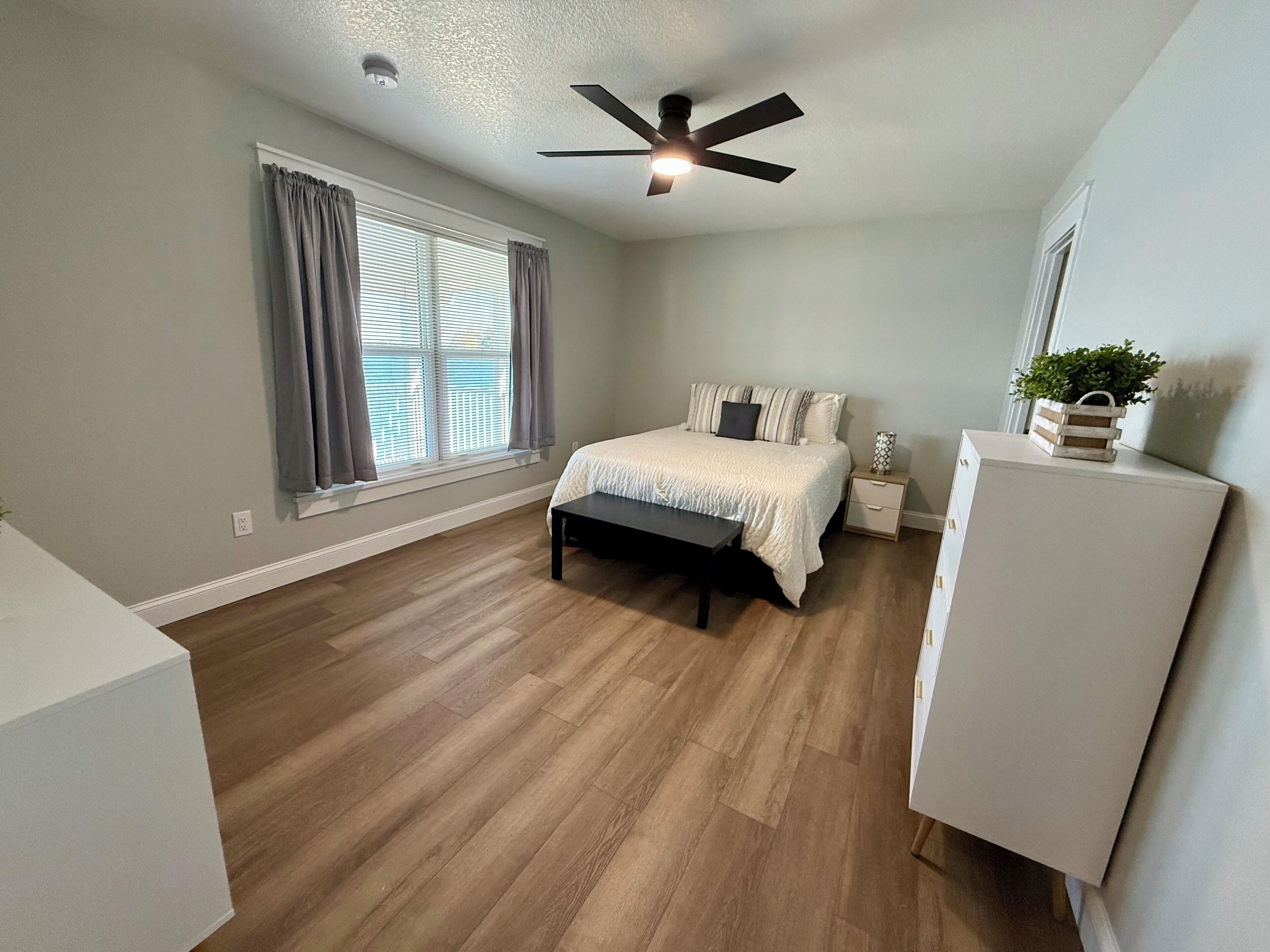 1 多间卧室、免费 WiFi、床单