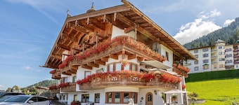 2 apartementen, sauna, skibushalte, Premium Card