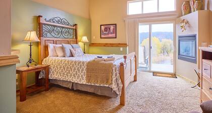 Room with a View, Suite 1 - A Cozy Lodge Themed Suite Close to Town