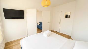 Fer et planche Ă repasser, Wi-Fi, draps fournis