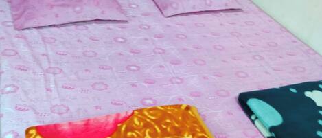 Standard-dobbeltværelse | Allergivenligt sengetøj, skrivebord, lydisolering, gratis Wi-Fi