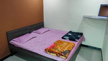 Ropa de cama hipoalergénica, escritorio y sistema de insonorización