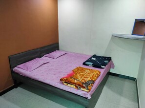 Ropa de cama hipoalergénica, escritorio, insonorización y wifi gratis 