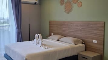 Apartment, Balcony, Mountain View