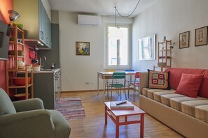 Smart TV - Charming and quiet two-room flat in Porta Romana (Milano)