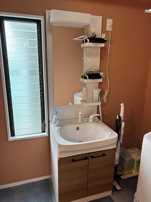 家庭公寓, 多張床, 非吸煙房, 廚房 | 浴室 | 淋浴/浴缸二合一、全浸式浴缸、吹風機、拖鞋