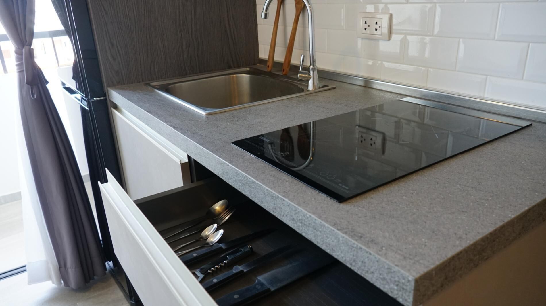 Apartment, Balcony | Private kitchenette | Electric kettle