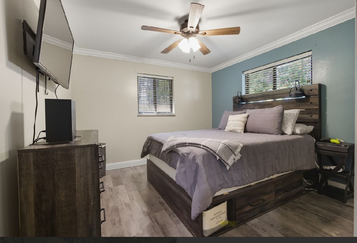 3 bedrooms, iron/ironing board, free WiFi, bed sheets