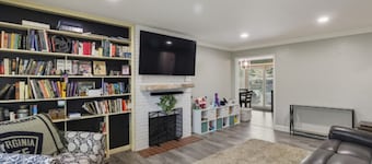 3-bedroom pet friendly house with AC in Shady Spring- close to Winterplace!