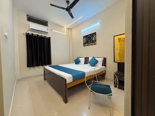 2-bedroom apartment in beautiful Assi Ghat,Varanasi with AC