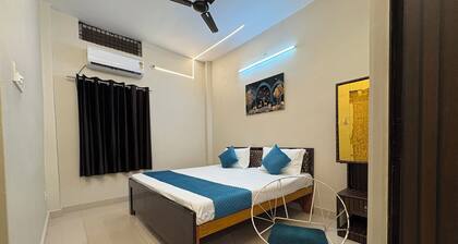 2-bedroom apartment in beautiful Assi Ghat,Varanasi with AC