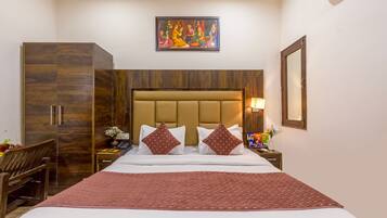 Deluxe Double Room | Premium bedding, in-room safe, desk, laptop workspace