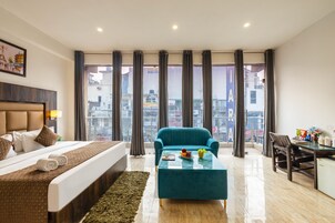 Habitación doble superior | Ropa de cama de alta calidad, caja fuerte, escritorio