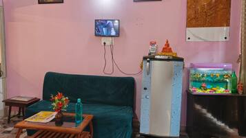 Standard Room, City View | Free WiFi, bed sheets