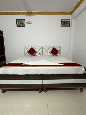 Deluxe Room, City View | Free WiFi