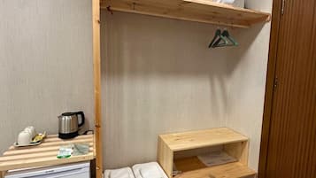 In-room safe, laptop workspace