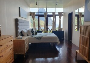 1 bedroom, free WiFi, bed sheets - Mid Unit Stay | Queen Size Bed | Near Beach Access (Palmiste)