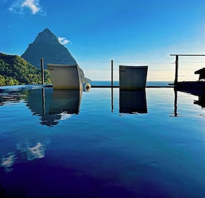 Pool - Mid Unit Stay | Queen Size Bed | Near Beach Access (Palmiste)