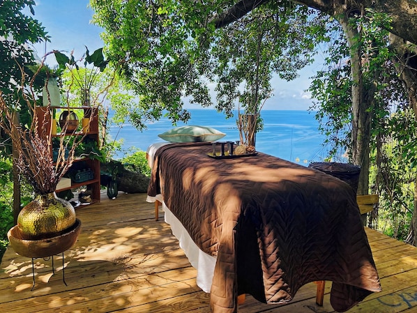 Spa - Mid Unit Stay | Queen Size Bed | Near Beach Access (Palmiste)