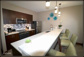 Mikroaaltouuni, uuni, liesi, astianpesukone